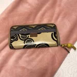 Fossil wallet
